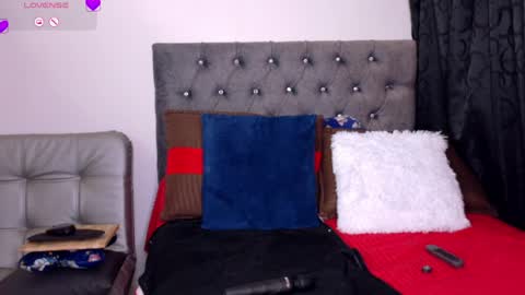 YECENIA - online show from April 7, 2026, 5:19 am