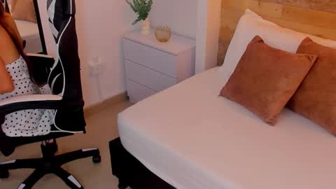 CANDY online show from November 21, 2025, 7:23 pm