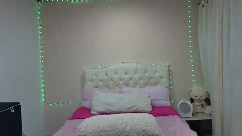 CANDYCARSON online show from April 19, 2026, 7:18 am