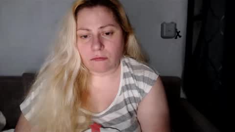 Laura online show from March 2, 2025, 7:45 pm