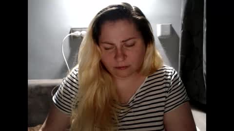 Laura online show from September 18, 2025, 7:38 pm