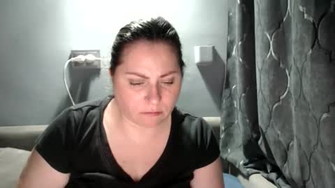 Laura online show from November 17, 2025, 8:25 pm