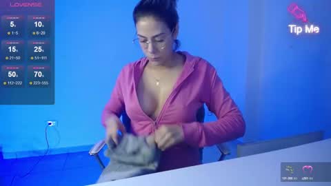 Candy Dowson online show from February 6, 2025, 10:37 am