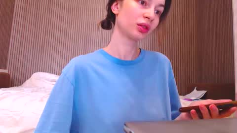 CANDYJESx online show from October 18, 2025, 9:21 am