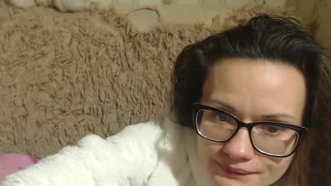 say meow and send tips  online show from December 27, 2024, 1:32 am