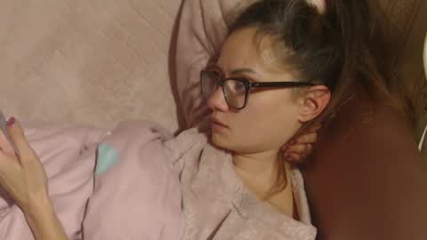 say meow and send tip  online show from November 13, 2025, 7:13 pm