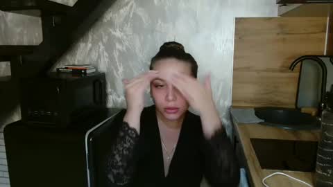candymini online show from April 24, 2026, 4:42 pm