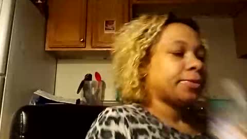 candyredxo2024 online show from September 15, 2025, 2:22 am