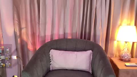 Isabella online show from March 12, 2026, 7:20 pm