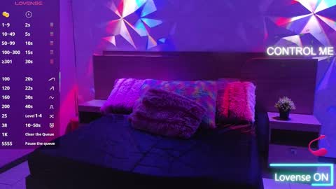 Canela online show from September 9, 2025, 4:34 am