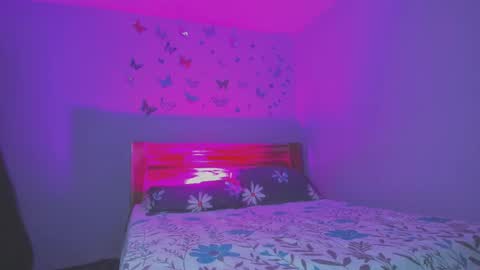 Snapshot of canela_vae chatting on September 17, 2025, 12:45 am Canela online show from September 17, 2025, 12:45 am