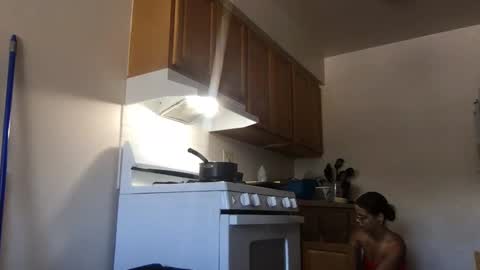     online show from September 8, 2025, 5:01 pm