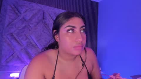 GABRIELA LOPEZ online show from February 7, 2025, 10:20 pm