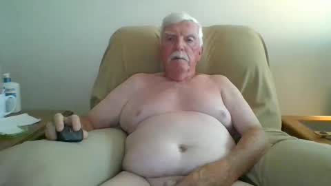 Snapshot of capecod21 chatting on September 13, 2025, 6:40 pm capecod21 online show from September 13, 2025, 6:40 pm