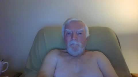 Snapshot of capecod21 chatting on October 30, 2025, 11:33 am capecod21 online show from October 30, 2025, 11:33 am