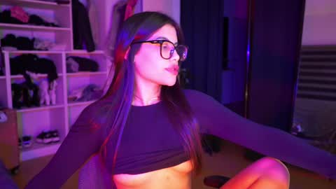 Miyah online show from October 7, 2025, 2:42 am