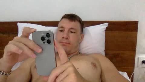 Snapshot of capt_oliver chatting on September 19, 2025, 6:04 am follow my twitter  online show from September 19, 2025, 6:04 am