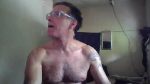 Snapshot of captainfox_ chatting on June 3, 2026, 6:46 pm captainfox_ online show from June 3, 2026, 6:46 pm