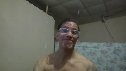 Snapshot of captainfox_ chatting on June 9, 2026, 12:44 am captainfox_ online show from June 9, 2026, 12:44 am