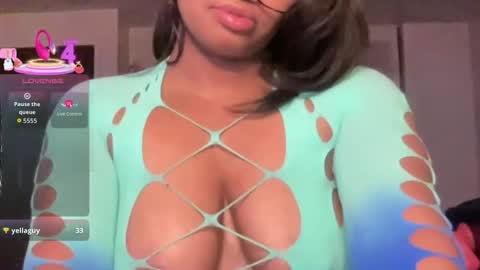 Snapshot of caramel_dreamq chatting on January 10, 2026, 2:35 am pretty hazel online show from January 10, 2026, 2:35 am