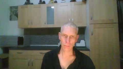 Snapshot of caravelle4300 chatting on December 29, 2024, 8:37 pm caravelle online show from December 29, 2024, 8:37 pm