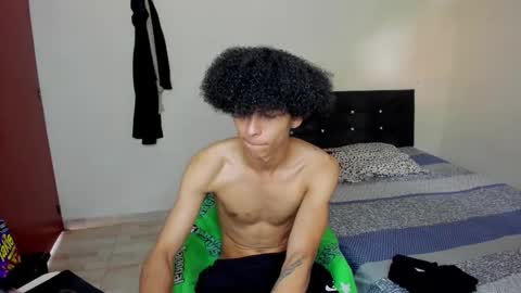 Carlos and Cristian  online show from September 15, 2025, 7:25 pm