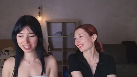 caressyourself online show from September 18, 2025, 12:40 pm