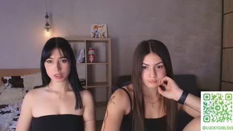 caressyourself online show from September 22, 2025, 12:07 pm