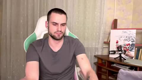 Cari online show from December 16, 2025, 8:25 pm