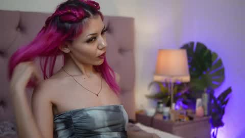  Carina  online show from April 5, 2026, 8:50 pm