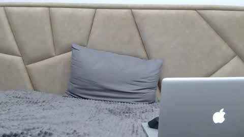 sexy online show from June 10, 2026, 12:55 am