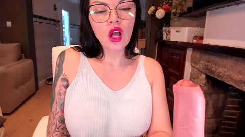 Carla Connor online show from January 19, 2025, 4:25 pm