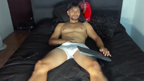 Snapshot of carlbadams96 chatting on December 14, 2024, 4:12 am sebasfit online show from December 14, 2024, 4:12 am