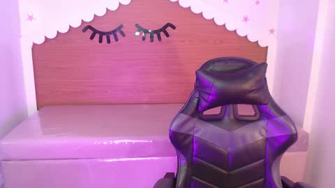 CARLYE   online show from December 23, 2025, 3:26 am