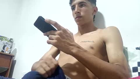 Snapshot of carlos682090 chatting on October 19, 2025, 4:24 am carlos682090 online show from October 19, 2025, 4:24 am