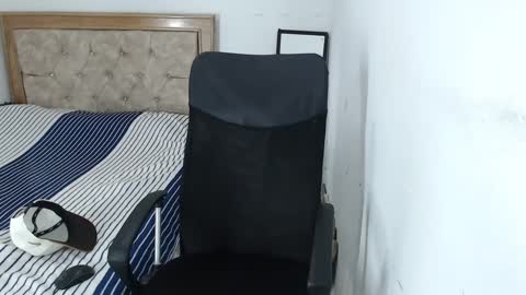 Snapshot of carlossmi01 chatting on September 13, 2025, 11:32 am carlossmi01 online show from September 13, 2025, 11:32 am