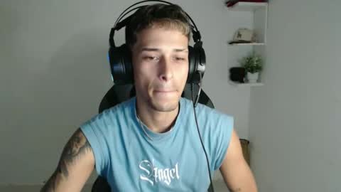 Snapshot of carlossmi01 chatting on November 21, 2025, 4:38 pm carlossmi01 online show from November 21, 2025, 4:38 pm