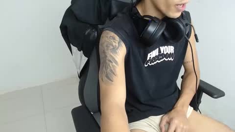 Snapshot of carlossmi01 chatting on December 2, 2025, 4:46 pm carlossmi01 online show from December 2, 2025, 4:46 pm