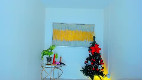 Snapshot of carlota_peach chatting on December 27, 2024, 7:24 pm Andrea online show from December 27, 2024, 7:24 pm