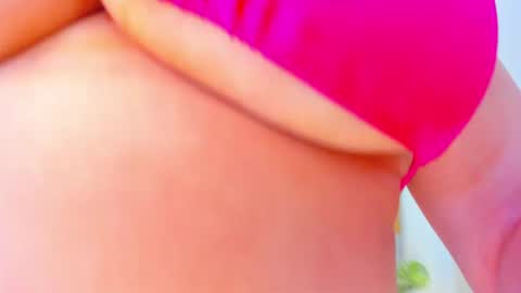 Snapshot of carlota_peach chatting on January 19, 2025, 9:01 am Andrea online show from January 19, 2025, 9:01 am