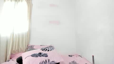 carmesix__ online show from November 7, 2025, 2:06 pm