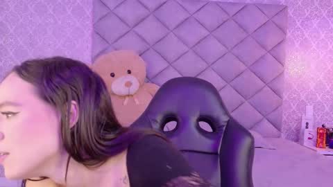 Snapshot of caro_adams1 chatting on November 18, 2025, 12:42 pm caro_adams1 online show from November 18, 2025, 12:42 pm