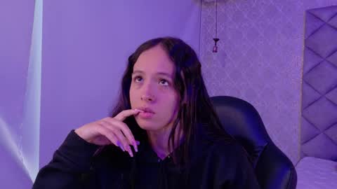 Snapshot of caro_adams1 chatting on November 19, 2025, 12:05 pm caro_adams1 online show from November 19, 2025, 12:05 pm