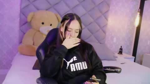 Snapshot of caro_adams1 chatting on November 21, 2025, 11:31 am caro_adams1 online show from November 21, 2025, 11:31 am