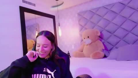 Snapshot of caro_adams1 chatting on November 27, 2025, 11:45 am caro_adams1 online show from November 27, 2025, 11:45 am