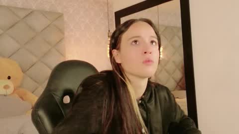 caro_adams1 online show from December 5, 2025, 10:35 am