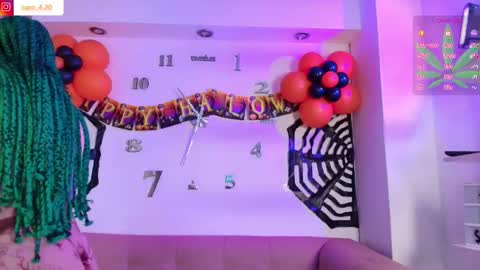 Snapshot of caro_fisher chatting on October 27, 2025, 12:42 pm Caro Fisher online show from October 27, 2025, 12:42 pm