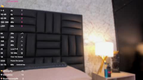 Snapshot of caro_martinezz chatting on March 6, 2025, 8:08 am    online show from March 6, 2025, 8:08 am