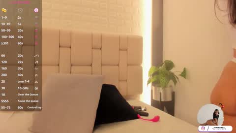 Snapshot of caro_martinezz chatting on September 10, 2025, 11:32 am    online show from September 10, 2025, 11:32 am