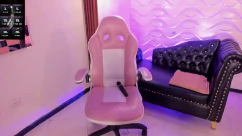 Snapshot of caro_sexyhot chatting on October 17, 2025, 2:15 am carolina online show from October 17, 2025, 2:15 am